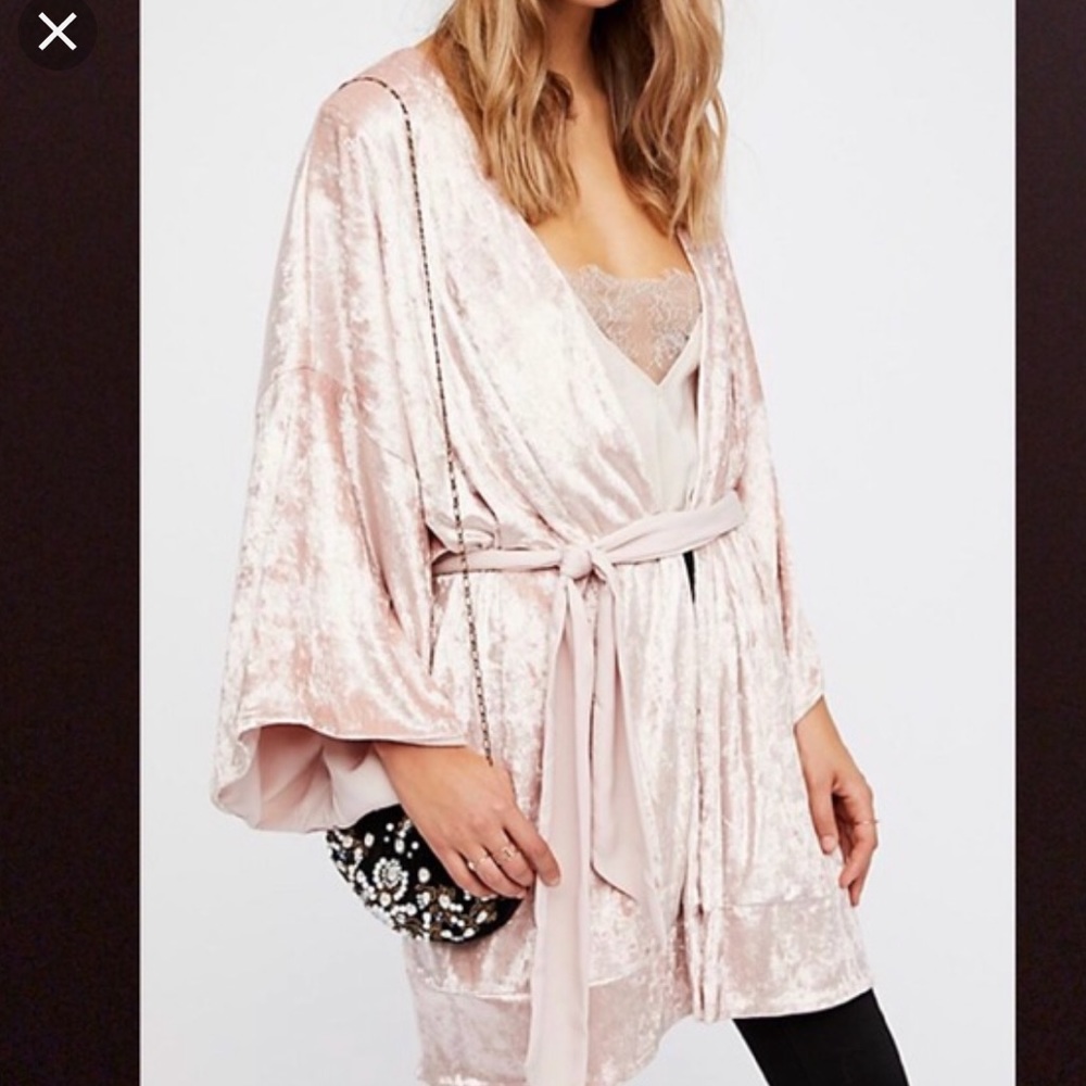 Free people Crushed velvet robe